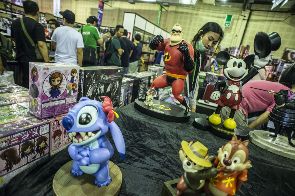 Pameran yang diikuti sekitar 300 peserta tersebut menampilkan berbagai jenis mainan dan komik dari dalam dan luar negeri.