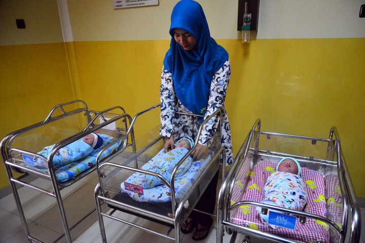 Empat bayi lahir di tahun kabisat tepat pada 29 Februari 2020 di Rumah Sakit Aisyiyah Kudus, Kudus, Jawa Tengah. Dengan begitu, bayi-bayi ini akan merayakan ulang tahun setiap empat tahun sekali. ANTARA FOTO/Yusuf Nugroho