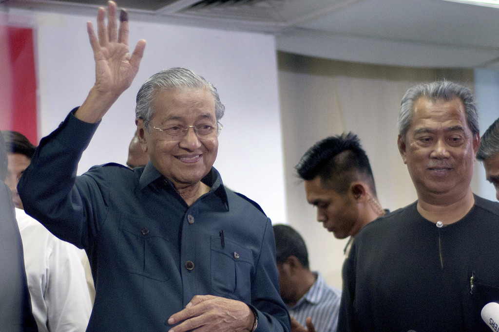 Penunjukan Muhyiddin Yassin mengakhiri seminggu kekacauan di Malaysia, setelah bubarnya koalisi pemerintah dan pengunduran diri Mahathir sebagai PM.