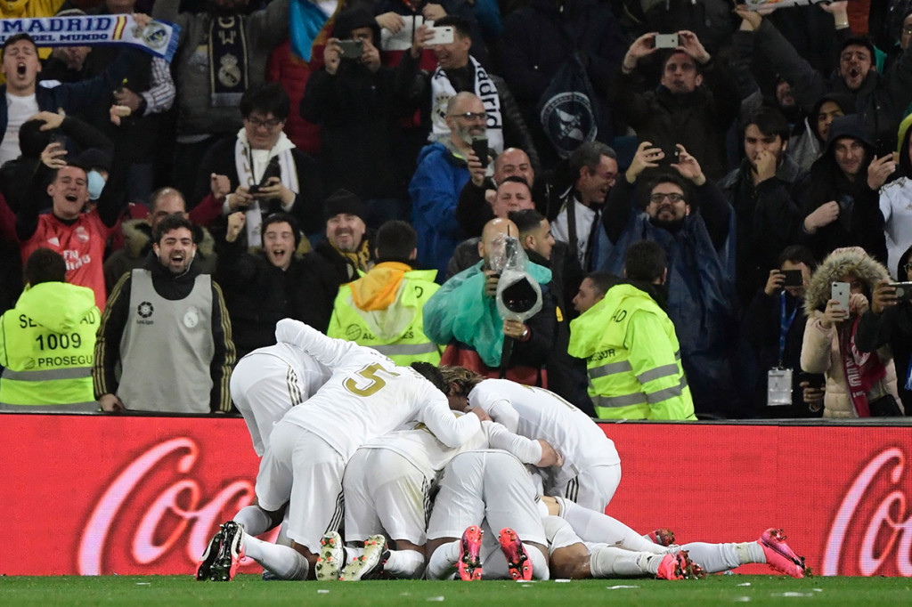 Sebelum pertandingan berakhir, Madrid justru bisa menambah keunggulannya berkat pemain pengganti Mariano Diaz. Diaz, yang menggantikan Benzema, berhasil menaklukkan Ter Stegen lewat sepakan dari sudut sempit setelah mendapat umpan dari Carvajal.