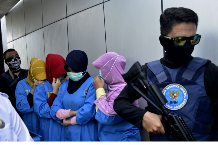 BNNP Sulsel memusnahkan barang bukti sabu seberat tiga kilogram senilai Rp5,5 miliar hasil operasi pada 13 Desember 2019 lalu, di Kota Pare-Pare, dan juga mengamankan empat tersangka pemiliknya yang bekerja sebagai ibu rumah tangga.