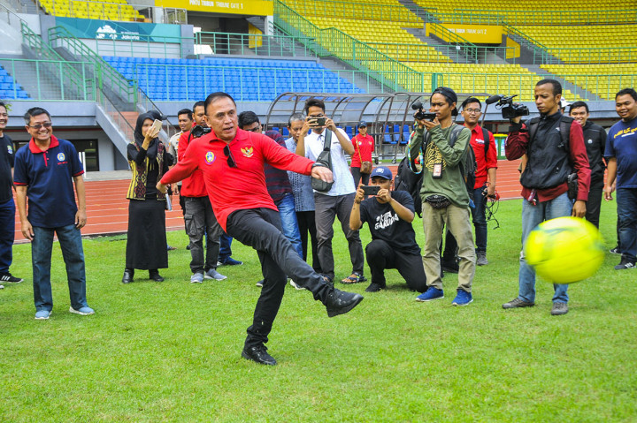 Kunjungan tersebut untuk mematangkan kesiapan fasilitas di Stadion Patriot Chandrabhaga sebagai kandidat venue Piala Dunia U-20 tahun 2021. 