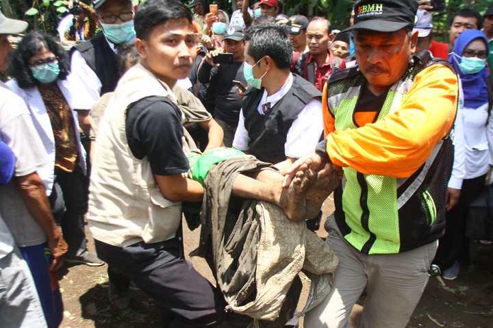 Evakuasi tersebut dilakukan sebagai upaya mewujudkan program Bebas Pasung 2020 dengan mengurangi angka pasien pasung di Jawa Timur yang menurut catatan Dinas Sosial sudah mencapai 334 orang.