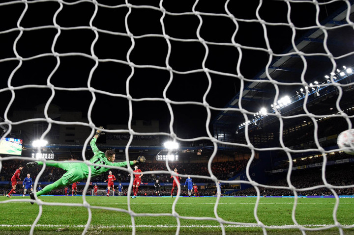 Pada menit ke-64 Chelsea menggandakan keunggulan lewat Ross Barkley. Virgil van Dijk berduel di udara dengan Pedro Rodriguez tapi sundulannya malah mendaratkan bola ke kaki Barkley, yang punya ruang cukup terbuka untuk merangsek mendekati kotak penalti. Mantan pemain Everton itu kemudian melepaskan tembakan terukur dari tepian kotak penalti demi mengubah kedudukan menjadi 2-0.