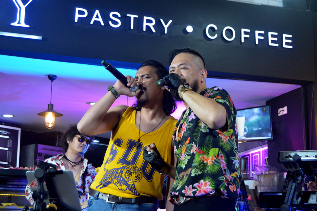 Selain itu, Musik Medcom kali ini juga dimeriahkan Solois Amboro.