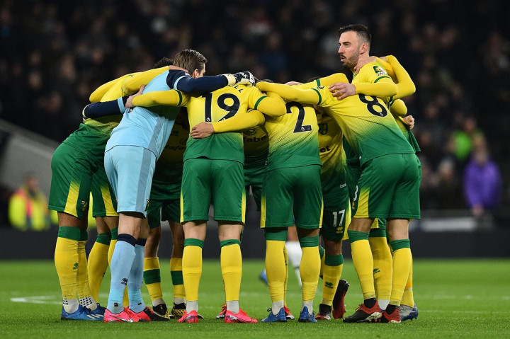 Dan setelah pertandingan dilanjutkan pada 2x15 menit, kedua tim Liga Premier ini tak mampu lagi mencetak gol sehingga laga babak kelima Piala FA ini harus dilanjutkan ke adu tendangan penalti.