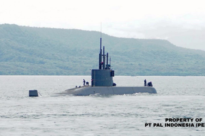 TDD merupakan bagian dari 53 item Sea Acceptance Test (SAT) Kapal Selam Alugoro. TDD adalah tes kedalaman taktis bagi sebuah Kapal Selam pada kedalaman di bawah layer laut yang sulit dideteksi kapal atas air. Menurut Kepala Divisi Kapal Selam PT PAL Indonesia (Persero) Satriyo Bintoro tahapan TDD ini penting untuk uji kekedapan kapal. Terbukti kapal selam masih dapat mempertahankan kekedapan pada kedalaman 300 meter. 