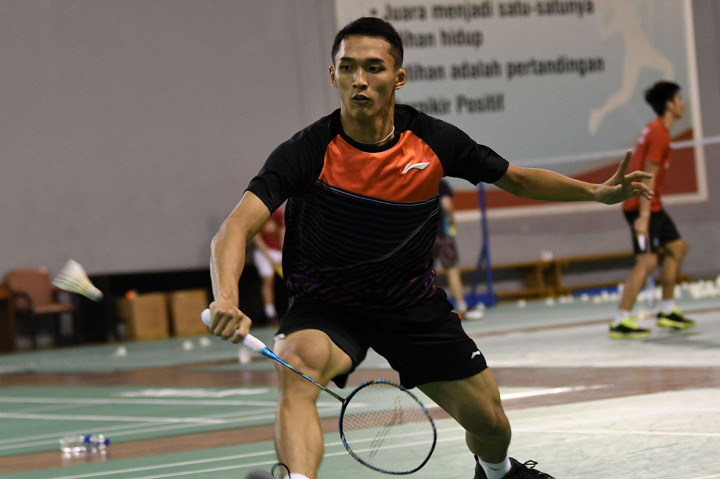 Pebulu tangkis tunggal putra Jonatan Christie berlatih jelang All England 2020 di Pelatnas Cipayung, Jakarta.

