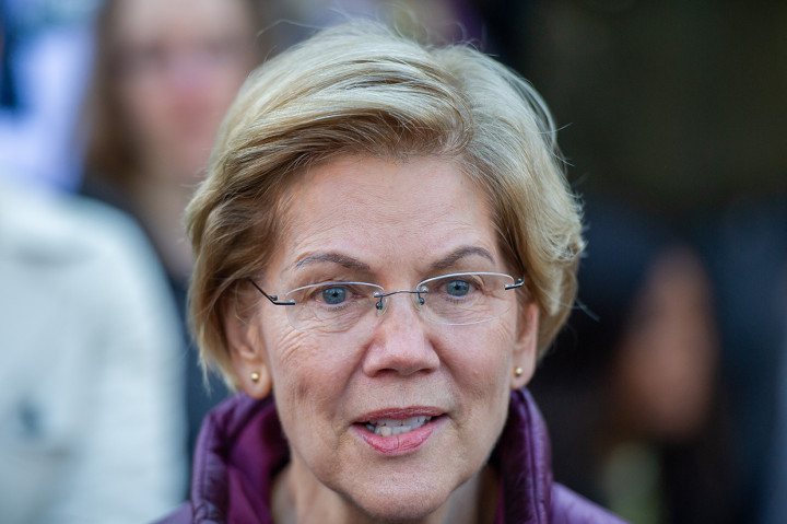 Mundurnya Warren menyisakan dua kandidat kulit putih dari Partai Demokrat, mantan Wapres Joe Biden dan senator Bernie Sanders, yang nantinya akan berhadapan dengan petahana dari Partai Republik, Presiden Donald Trump pada pemilihan presiden pada November tahun ini. 
