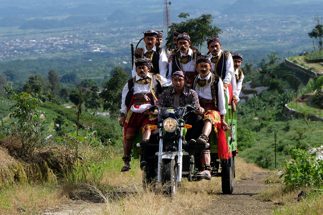 Saat Warga Temanggung Gelar Tradisi Rejeban Plabengan ...