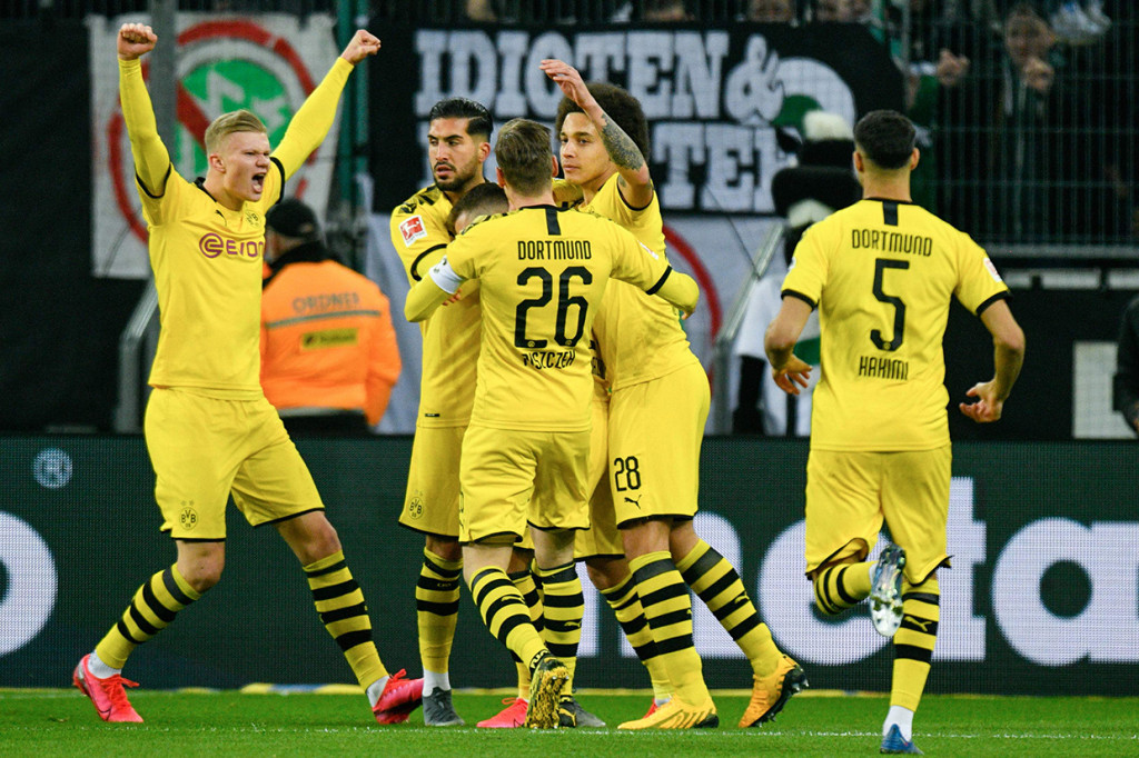 Dortmund sempat unggul cepat. Thorgan Hazard membawa tim tamu memimpin 1-0 hingga jeda.
