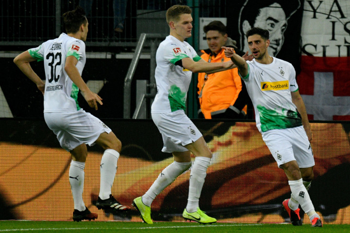 Di babak kedua, Gladbach sempat menyamakan skor menjadi 1-1 lewat Lars Stindl pada menit ke-50.
