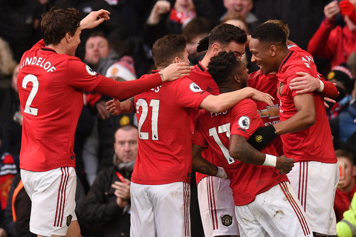Manchester United (MU) menang 2-0 atas Manchester City di Old Trafford.