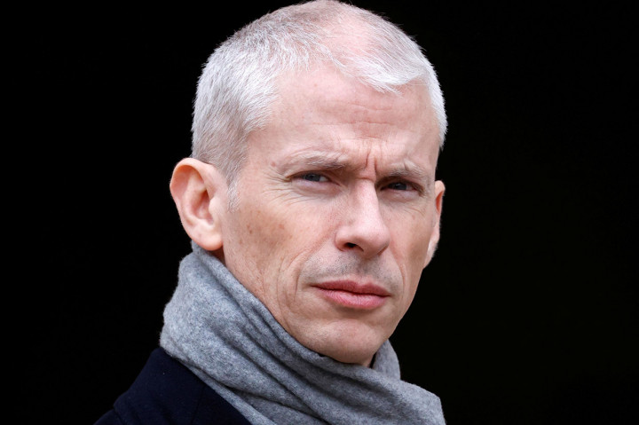 Kantor perdana menteri mengatakan bahwa aturan untuk menteri dengan virus adalah sama untuk semua orang Prancis, termasuk bertindak dengan hati-hati dan mengambil langkah-langkah untuk meminimalkan kemungkinan penyebaran penyakit.