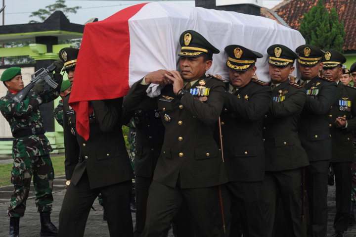 Letkol Kav. Bambang Kristianto Bawono merupakan Dandim 1011/Kuala Kapuas yang gugur dalam kecelakaan speedboat saat membawa Paspampres survei lokasi di sungai Taman Nasional Sebangau, Palangka Raya Kalimantan Tengah pada Senin, 9 Maret 2020.
