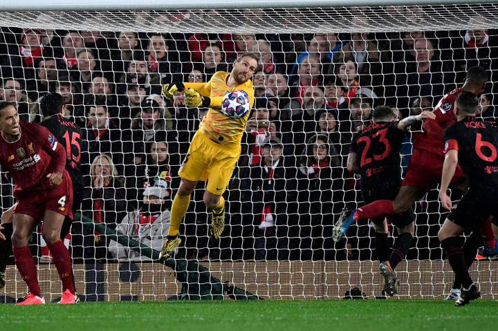 Kemenangan Atletico Madrid tak lepas dari kehadiran sosok kiper hebat bernama Jan Oblak. Oblak tampil gemilang dengan beberapa kali menggagalkan peluang emas tuan rumah.