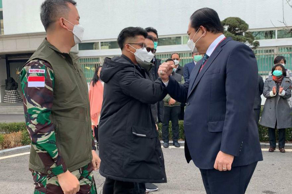 Posko Aju didirikan pada 27 Februari lalu di Gyeongbuk, Euiseonggun, Bongyangmyeon Ansilgil 7-11, berjarak sekitar 50 kilometer dari kota Daegu, sebagai perluasan upaya perlindungan WNI, terutama setelah pemerintah Korea Selatan menetapkan status kewaspadaan tinggi.