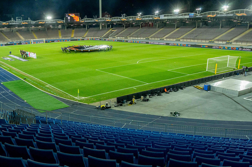 Pertandingan leg pertama antara Lask dan MU di 16 besar level kedua kompetisi antarklub di Eropa itu digelar tanpa penonton. Hal itu atas permintaan pemerintah Austria guna menghindari penyebaran wabah virus korona jenis baru covid-19.