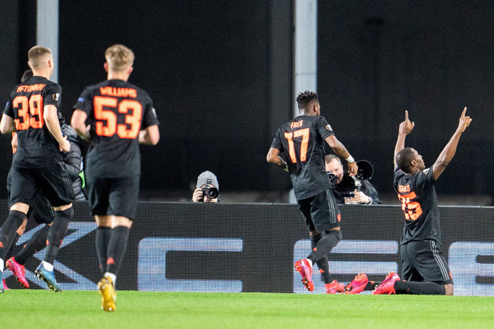 Odion Ighalo membuka pesta gol MU ke gawang Lask pada menit ke-28 menyelesaikan umpan matang assist Bruno Fernandes. Gol ini menjadi satu-satunya yang tercipta pada babak pertama.