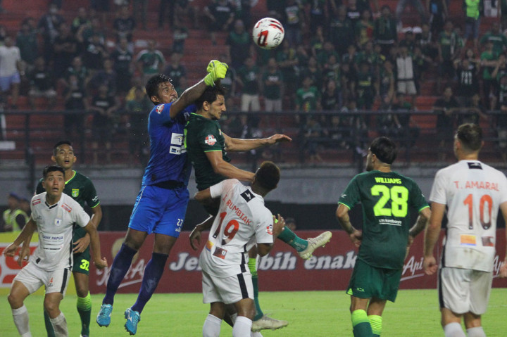 Sementara tiga gol Bajul Ijo disumbangkan oleh David Da Silva menit ke-42, Mahmpud Eid menit ke-74, dan Rendy Irwan Saputra menit ke-90+1.