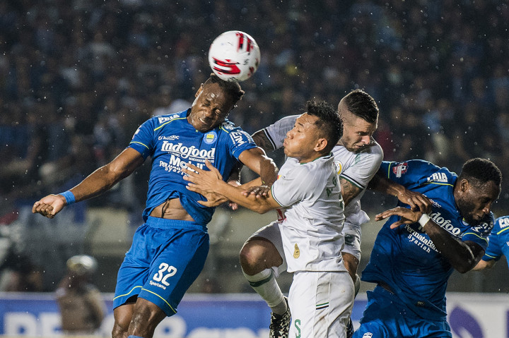 Pertandingan tersebut dimenangkan Persib Bandung dengan skor 2-1.