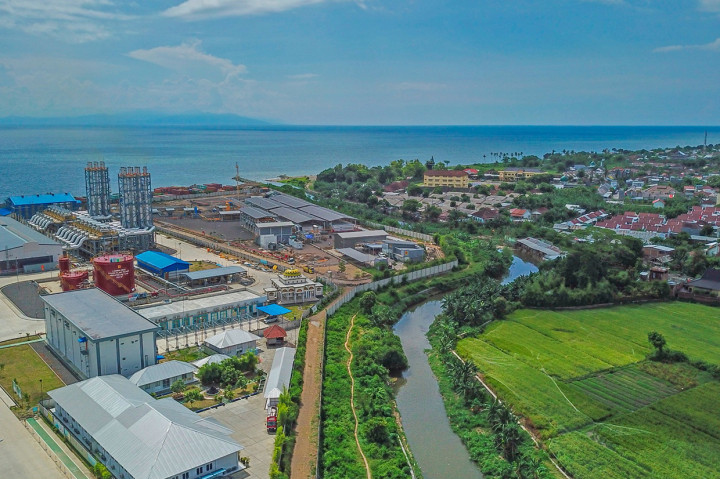 PLTMGU Lombok Peaker merupakan pembangkit listrik 'Combined Cycle' pertama di Indonesia yang menggunakan gas engine untuk proses pembakarannya dan bukan menggunakan gas turbine seperti pada umumnya yang saat ini secara keseluruhan telah beroperasi penuh memperkuat sistem kelistrikan Lombok terutama guna mendukung tumbuhnya pariwisata seperti Kawasan Ekonomi Khusus Mandalika.