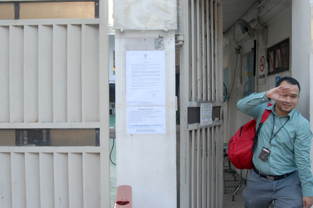 Hal ini dalam rangka mengatasi penyebaran wabah Covid-19. 

