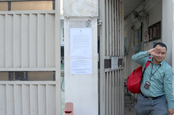 Hal ini dalam rangka mengatasi penyebaran wabah Covid-19. 

