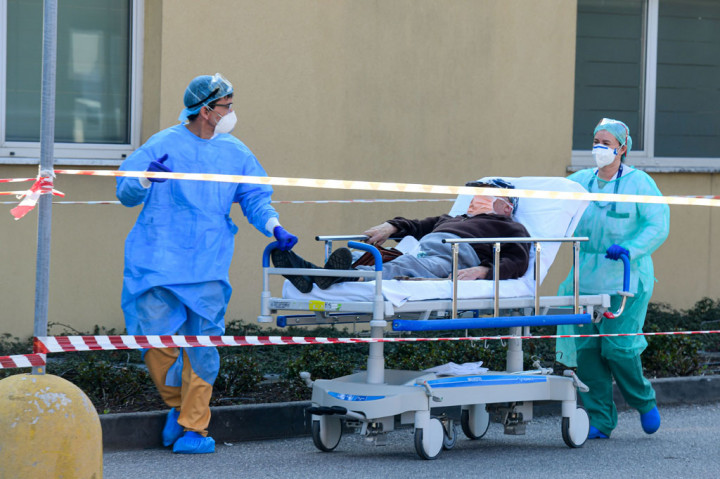 Italia pada Rabu, 18 Maret 2020 waktu setempat, melaporkan 475 kematian baru akibat virus korona. 