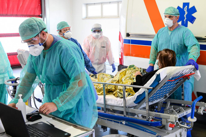 Ini menjadi rekor tertinggi korban tewas akibat covid-19 dalam sehari di negara mana pun di dunia, sejak kasus pertama terdeteksi di Tiongkok akhir tahun lalu.