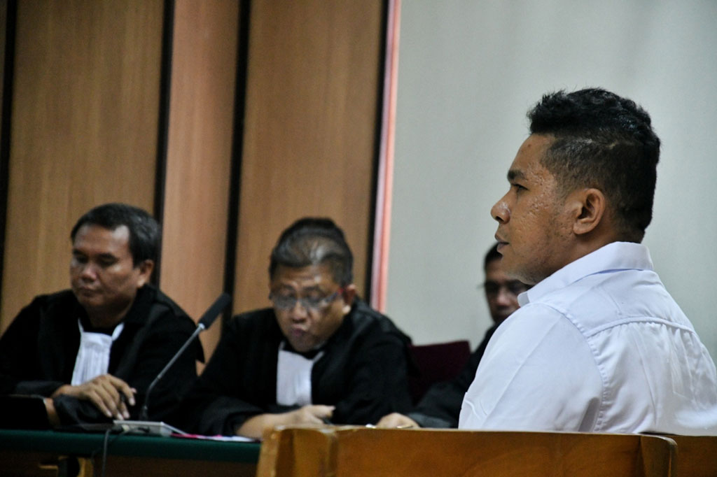 Keduanya, menurut Jaksa pada Kejaksaan Tinggi DKI Jakarta, menyerang Novel untuk menimbulkan luka berat, sehingga Novel tidak dapat menjalankan pekerjaannya.