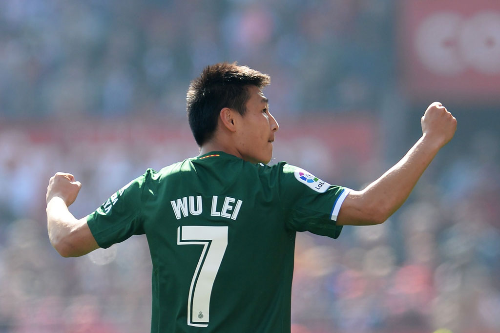 Dalam 35 kali bermain bersama Espanyol, dia telah berhasil mencetak enam gol, namun belum mampu mengangkat klubnya dari posisi juru kunci klasemen sementara La Liga. 