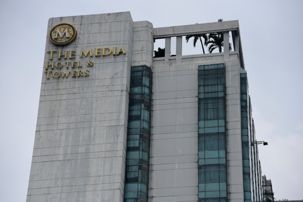 Tim Kemanusiaan Surya Paloh menyerahkan penggunaan properti The Media Hotel and Towers untuk penanganan virus korona (covid-19).