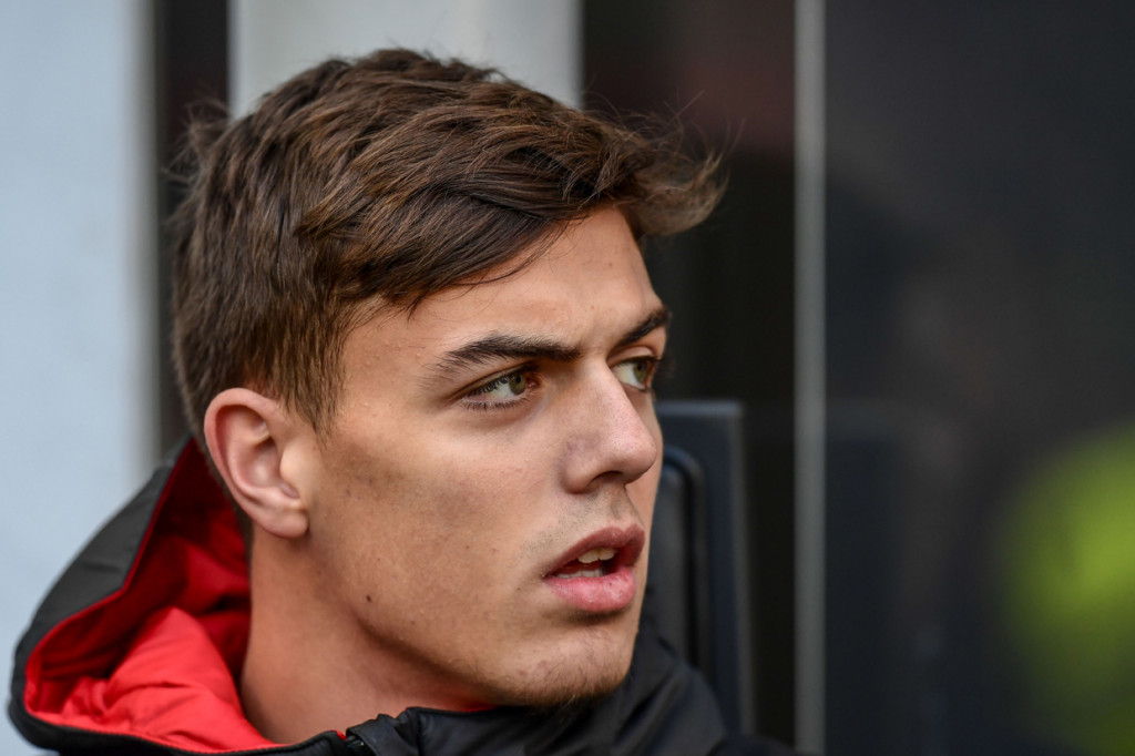 Anak Paolo Maldini, Daniel Maldini, yang kini bermain buat Milan juga terinfeksi virus tersebut. AFP Photo/Miguel Medina