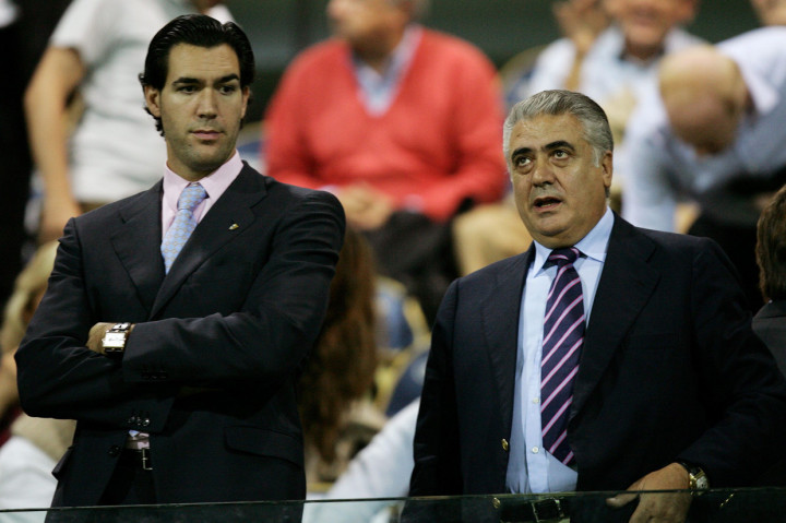 Kematian mantan Presiden Real Madrid itu diumumkan oleh putranya Lorenzo Sanz Duran, melalui akun Twitter. Dalam postingan yang sama, sang anak mengatakan bahwa ayahnya adalah orang yang sangat mencintai klub Real Madrid dan menjadi bagian penting dalam sejarah klub. AFP Photo/Paco Serinelli