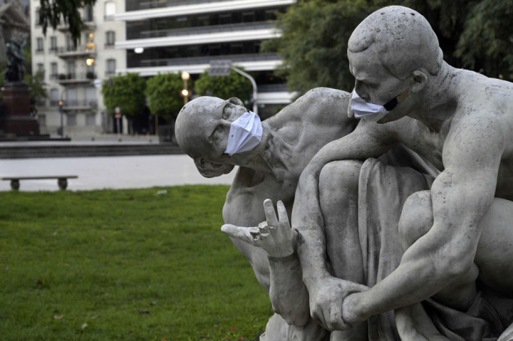 Sekitar 1,7 miliar orang telah diminta untuk tinggal di rumah di lebih dari 50 negara dan wilayah di seluruh dunia ketika pemerintah memerangi pandemi coronavirus yang melanda dunia, menurut hitungan AFP, Senin, 23 Maret 2020.