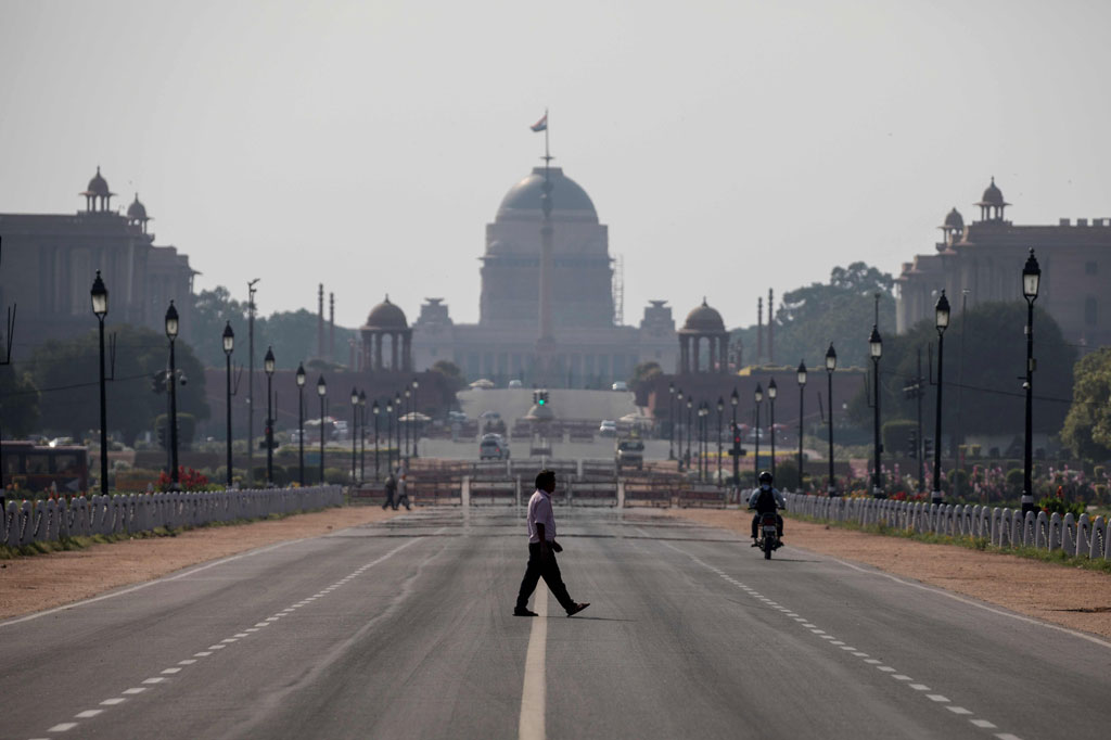 Prancis, Italia, Argentina, negara bagian California AS, Irak, dan Rwanda juga telah meluncurkan lockdown. Yunani adalah negara terbaru yang memberlakukan tindakan lockdown, yang mulai berlaku pada Senin pagi.