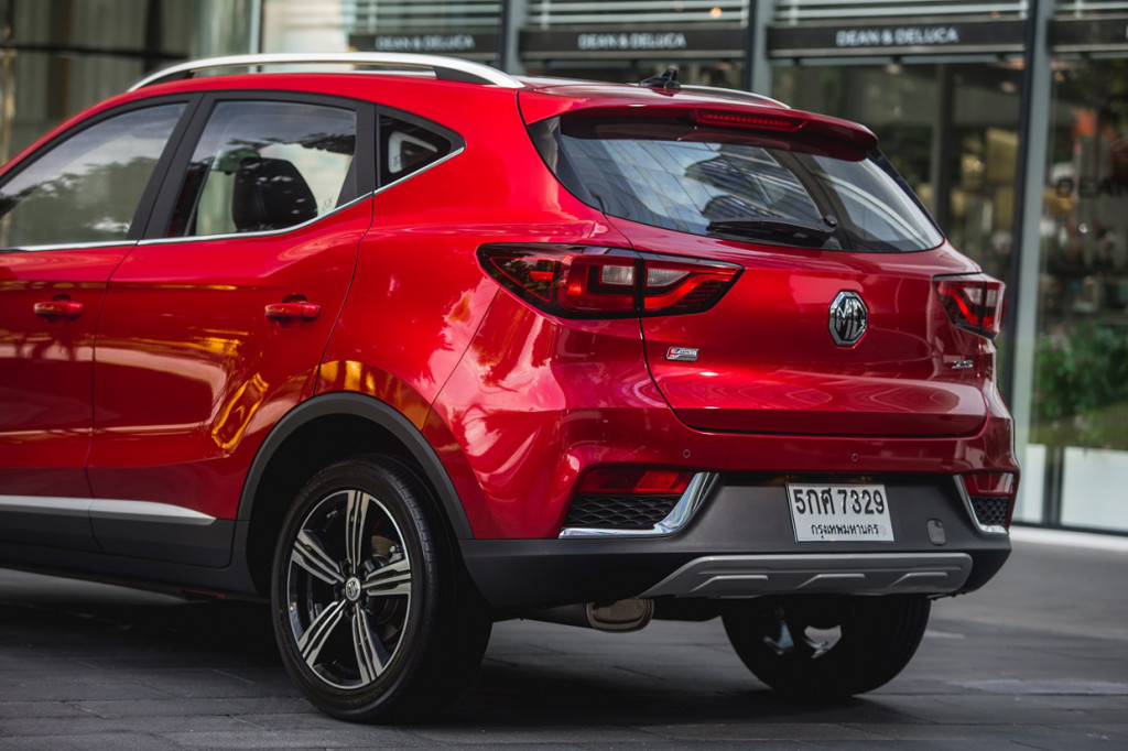 Lebih dari 300 orang teknisi yang bekerja keras di pusat rekayasa teknis (engineering technical centre) Longbridge, Birmingham, Inggris dan pengembangan konsep merek MG.