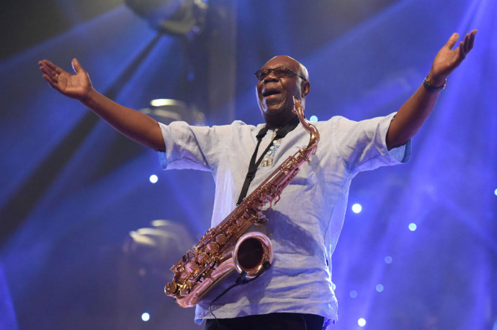 Musisi jazz berusia berusia 86 tahun, yang terkenal lewat hit 'Soul Makossa' pada 1972 tersebut, merupakan selebriti dunia pertama yang meninggal akibat covid-19.