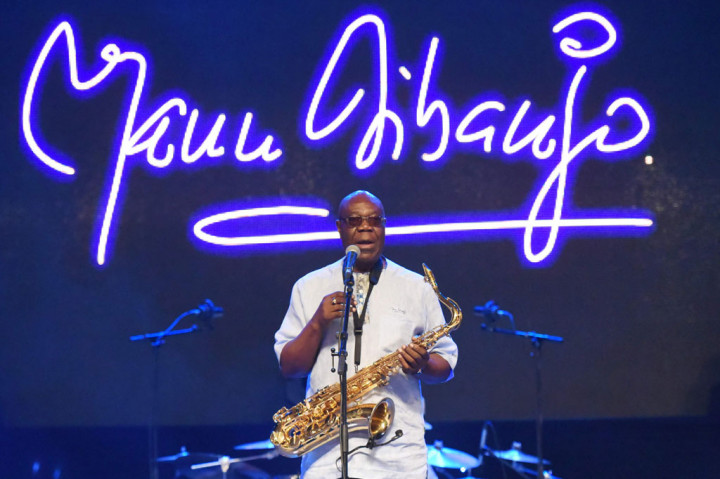Legenda jazz Kamerun, Manu Dibango, Selasa, 24 Maret 2020, meninggal dunia setelah tertular virus korona jenis baru, covid-19.