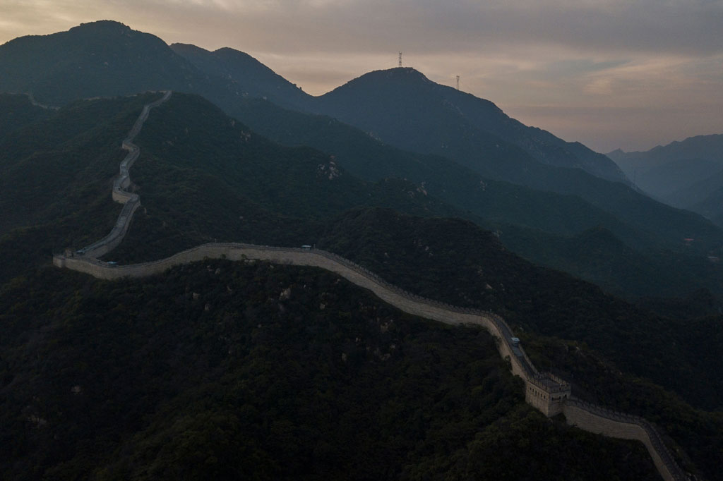 Objek wisata yang dikunjungi sekitar 65.000 wisatawan per hari itu ditutup sejak 24 Januari 2020 atau sehari setelah Kota Wuhan, Provinsi Hubei, yang berjarak sekitar 1.300 kilometer dari Beijing itu ditutup total untuk mencegah meluasnya penularan covid-19.