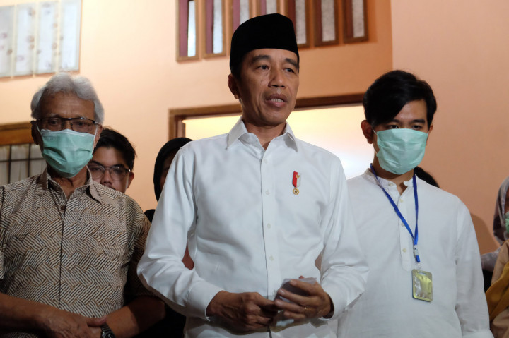 Dalam keterangannya, Presiden Jokowi mengatakan bahwa ibunya mengidap kanker selama empat tahun terakhir. Selama itu pula ibu Sudjiatmi telah berobat.
