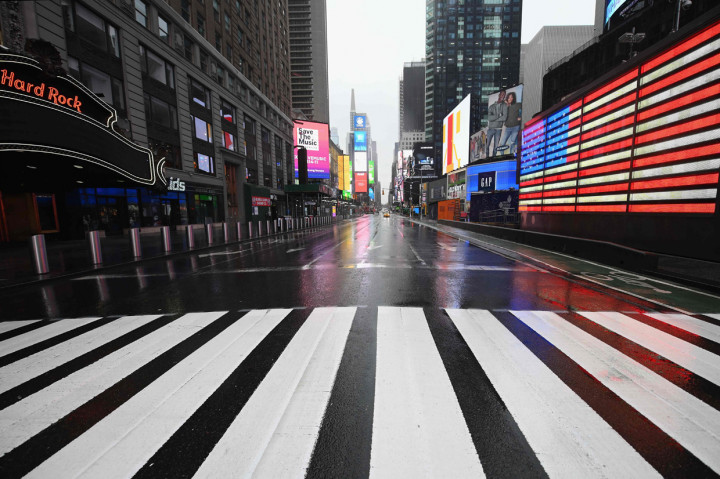 AS sendiri menempati urutan ketiga dalam daftar negara dengan kasus corona terbanyak di dunia, menyusul Tiongkok dan Italia.