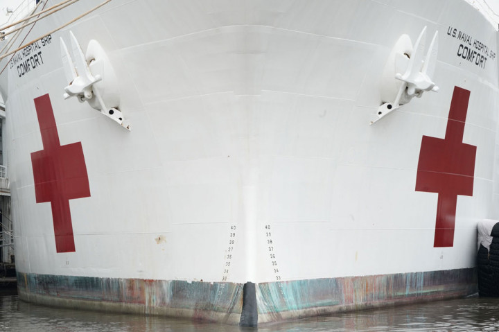 USNS Comfort akan merawat warga New York yang membutuhkan perawatan intensif namun tidak terkait covid-19. Hal itu untuk mengurangi beban rumah sakit di New York yang tengah kewalahan menghadapi virus korona.