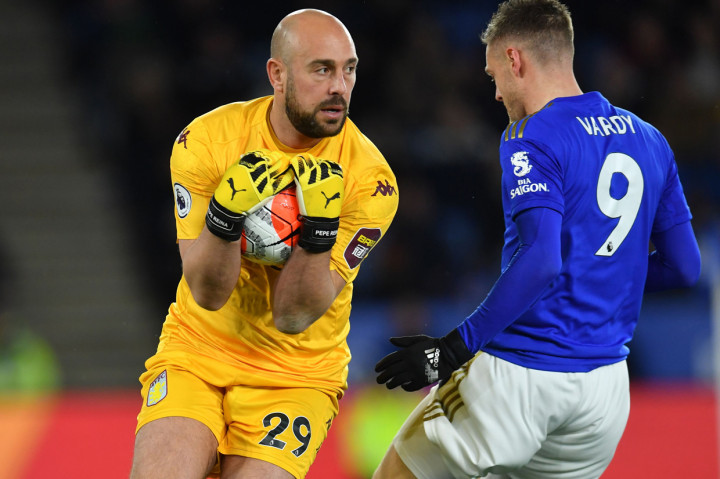 Pepe sempat mengumumkan mengalami gejala terpapar Virus Corona dua pekan yang lalu, 24 Maret 2020. Pria asal Spanyol langsung mengisolasi diri setelah diduga terjangkit Covid-19.