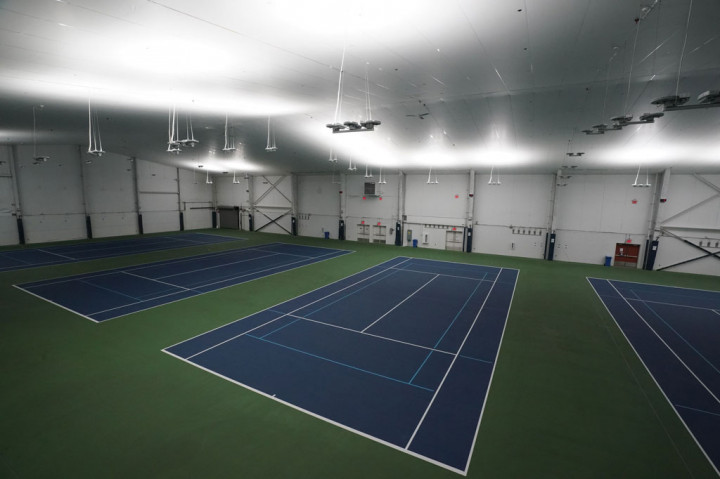 Chris Widmaier, juru bicara USTA yang memiliki stadion tenis itu, menyatakan bahwa fasilitas tenis indoor di venue tersebut akan diubah mulai Selasa, 31 Maret 2020. 
