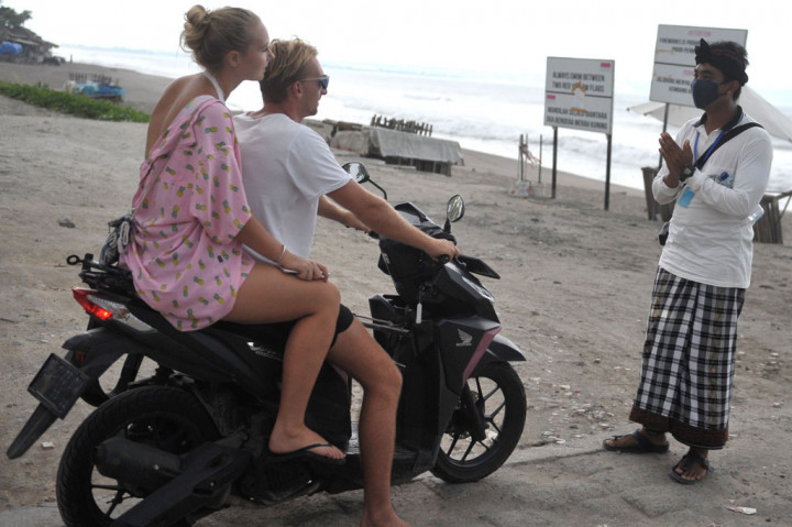 Pemerintah Kabupaten Badung memperpanjang penghentian operasional sementara objek wisata di wilayahnya hingga 21 April 2020 mendatang sebagai salah satu upaya pencegahan penyebaran covid-19 atau virus korona.