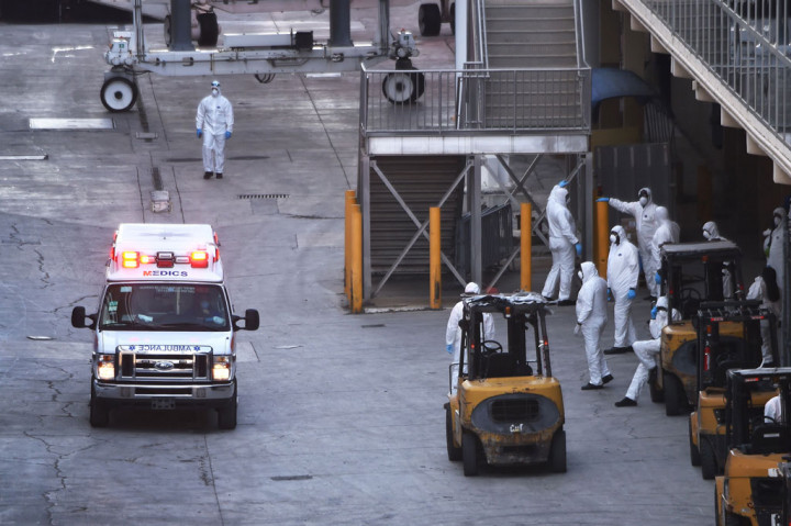 Sebuah perjanjian antara jalur pelayaran dan otoritas lokal dan federal akan memungkinkan penumpang yang sehat untuk pulang, sementara yang sakit tetap di kapal untuk menjalani perawatan.