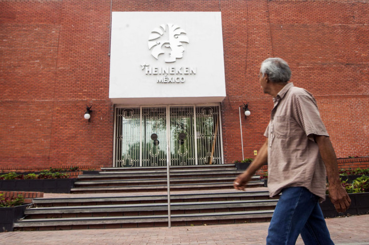 Pemerintah Meksiko sebelumnya mengumumkan status darurat kesehatan dan memerintahkan penangguhan segala kegiatan yang tidak penting seiring dengan lonjakan kasus covid-19 di negara itu yang melampaui 1.000 kasus. Per Kamis, jumlahnya 1.510 kasus infeksi terkonfirmasi disertai 50 kasus kematian.