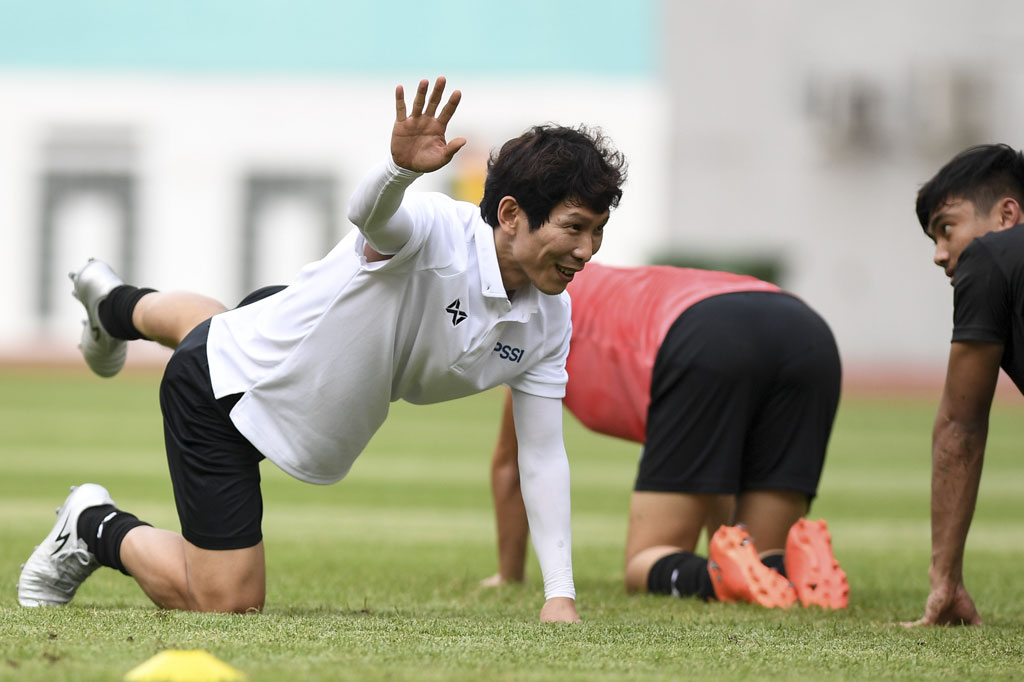 Dokter Timnas, Syarif Alwi, mengatakan bahwa Gong dalam kondisi baik-baik saja. 